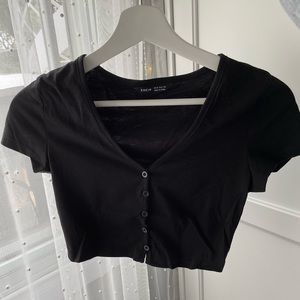Black Shein cropped t-shirt